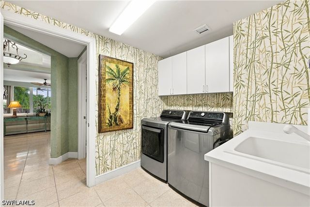 1060 Borghese LN 205, Naples, FL 34114