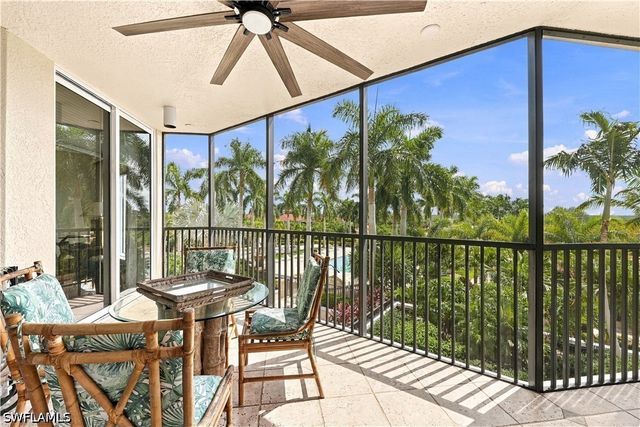 1060 Borghese LN 205, Naples, FL 34114