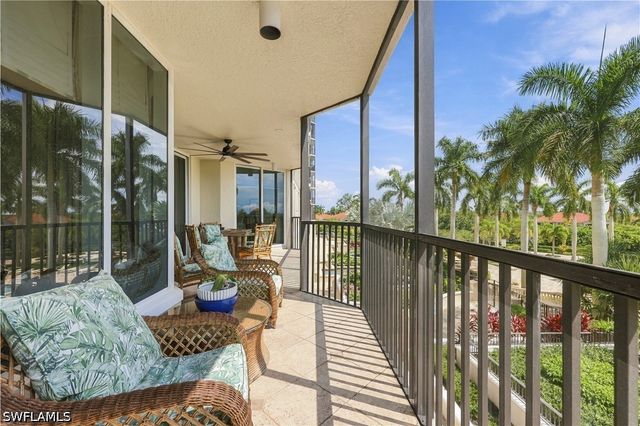 1060 Borghese LN 205, Naples, FL 34114