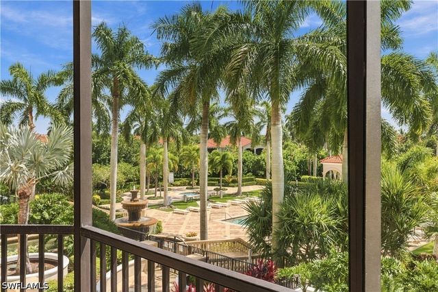 1060 Borghese LN 205, Naples, FL 34114