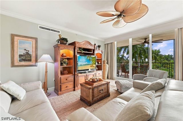 1060 Borghese LN 205, Naples, FL 34114