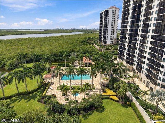 1060 Borghese LN 205, Naples, FL 34114