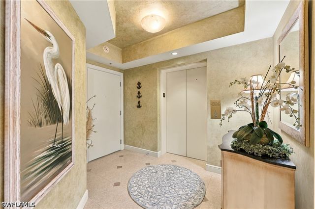1060 Borghese LN 205, Naples, FL 34114