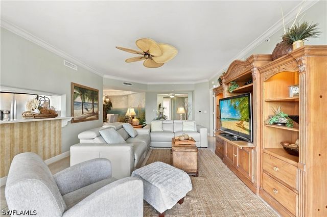 1060 Borghese LN 205, Naples, FL 34114