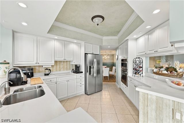1060 Borghese LN 205, Naples, FL 34114
