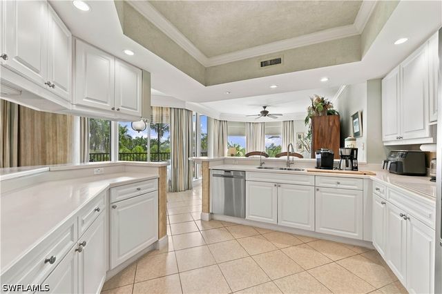 1060 Borghese LN 205, Naples, FL 34114