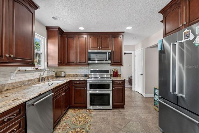 14 VILLAGE DRIVE, Ormond Beach, FL 32174