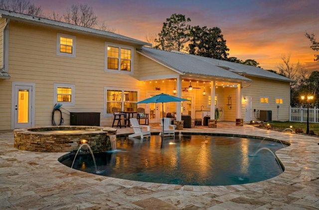 14 VILLAGE DRIVE, Ormond Beach, FL 32174