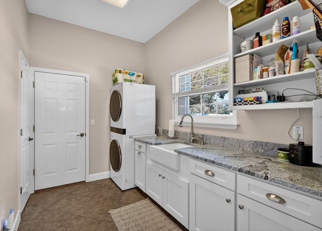 14 VILLAGE DRIVE, Ormond Beach, FL 32174