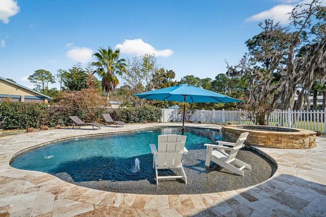 14 VILLAGE DRIVE, Ormond Beach, FL 32174