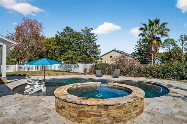 14 VILLAGE DRIVE, Ormond Beach, FL 32174