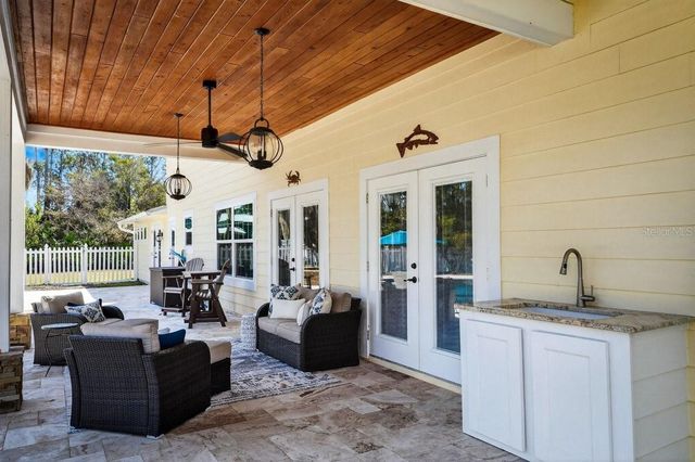 14 VILLAGE DRIVE, Ormond Beach, FL 32174