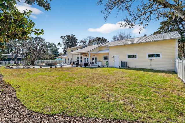 14 VILLAGE DRIVE, Ormond Beach, FL 32174