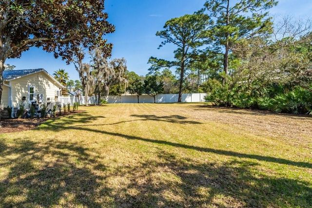 14 VILLAGE DRIVE, Ormond Beach, FL 32174