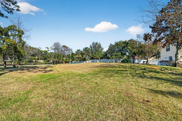 14 VILLAGE DRIVE, Ormond Beach, FL 32174