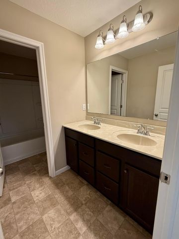 7170 Seymour Court, Canal Winchester, OH 43110