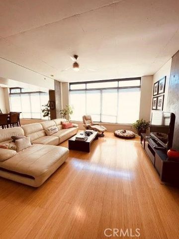 1111 S Grand 1015, Los Angeles, CA 90015