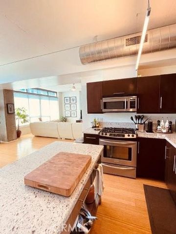 1111 S Grand 1015, Los Angeles, CA 90015