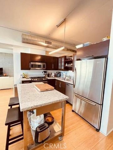 1111 S Grand 1015, Los Angeles, CA 90015