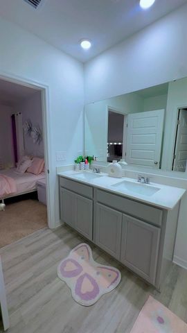 8451 MADRID STREET, Lakeland, FL 33810