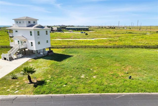 137 Beachview Dr, Port Aransas, TX 78373