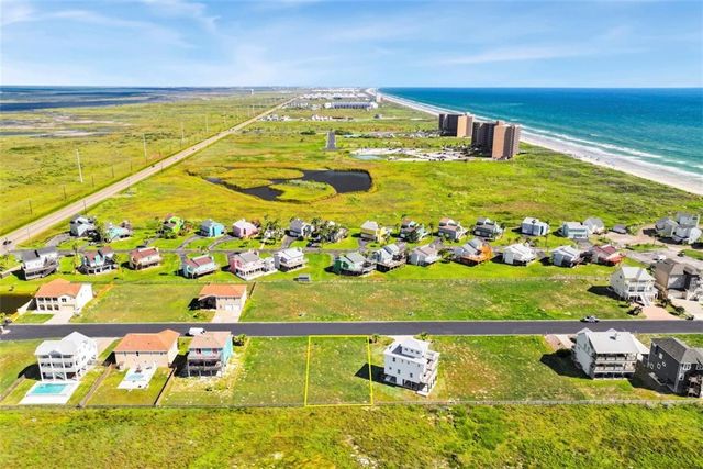 137 Beachview Dr, Port Aransas, TX 78373