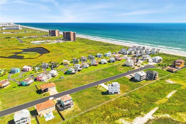 137 Beachview Dr, Port Aransas, TX 78373