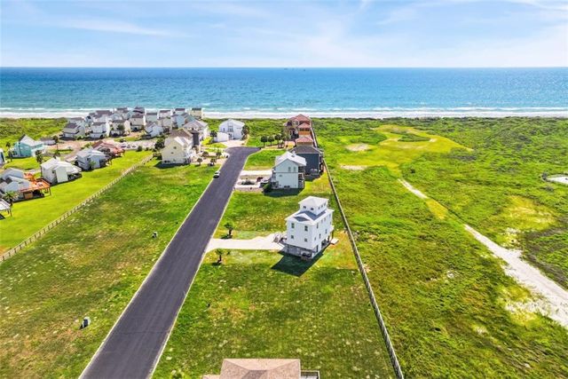 137 Beachview Dr, Port Aransas, TX 78373