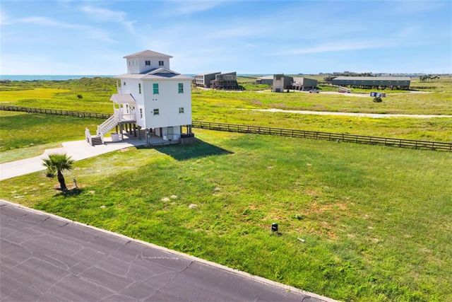 137 Beachview Dr, Port Aransas, TX 78373