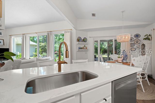 17 Pipers Pond Rd, Bluffton, SC 29910