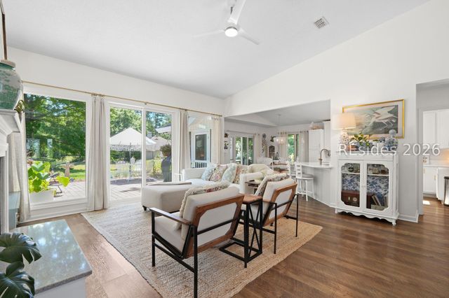 17 Pipers Pond Rd, Bluffton, SC 29910