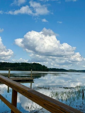17 Pipers Pond Rd, Bluffton, SC 29910