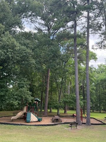 17 Pipers Pond Rd, Bluffton, SC 29910