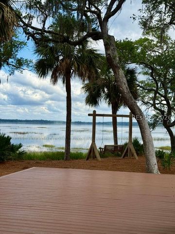 17 Pipers Pond Rd, Bluffton, SC 29910