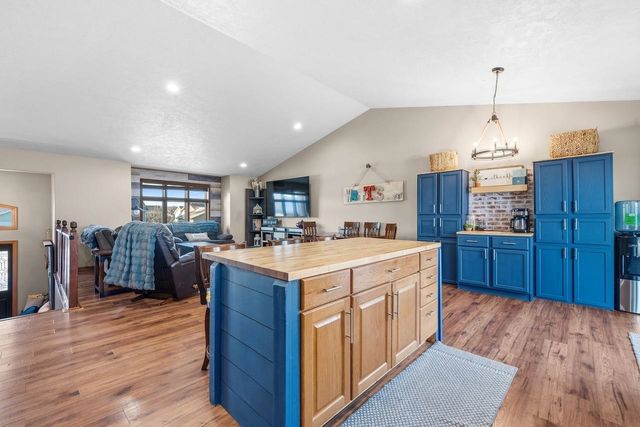 2412 4th Ave. SW, Minot, ND 58701