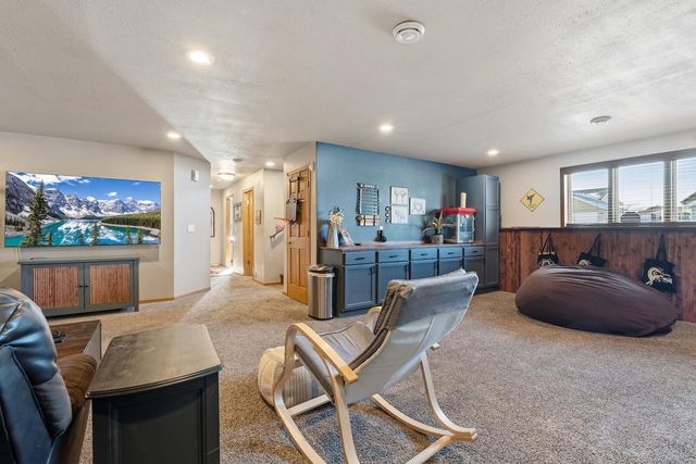 2412 4th Ave. SW, Minot, ND 58701