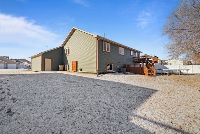 2412 4th Ave. SW, Minot, ND 58701