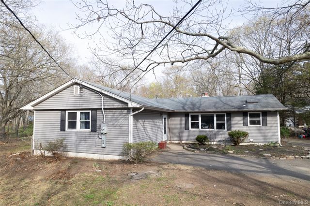 149 Miller Place Road, Miller Place, NY 11764