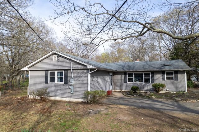 149 Miller Place Road, Miller Place, NY 11764