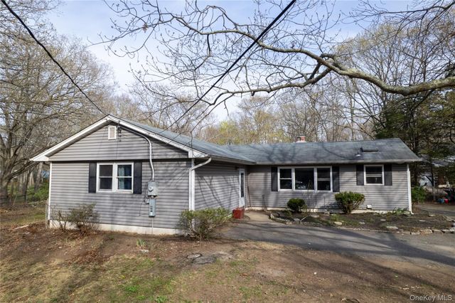 149 Miller Place Road, Miller Place, NY 11764