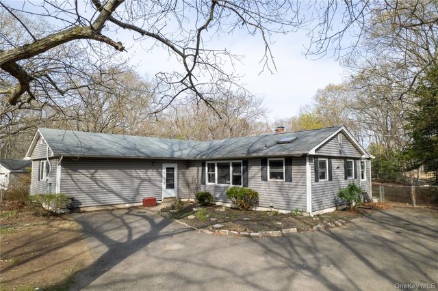 149 Miller Place Road, Miller Place, NY 11764