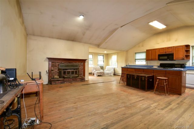 149 Miller Place Road, Miller Place, NY 11764