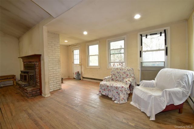 149 Miller Place Road, Miller Place, NY 11764