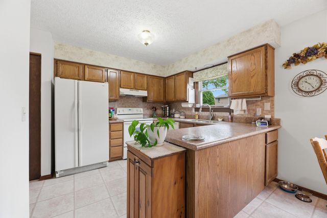 404 Knob Avenue, Reynoldsburg, OH 43068