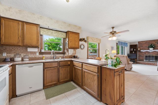 404 Knob Avenue, Reynoldsburg, OH 43068