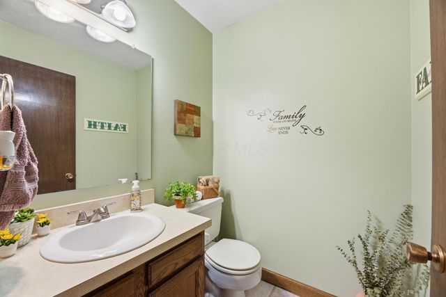 404 Knob Avenue, Reynoldsburg, OH 43068