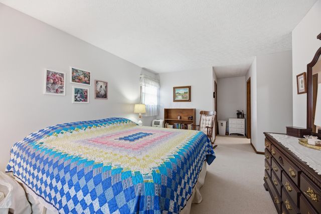 404 Knob Avenue, Reynoldsburg, OH 43068