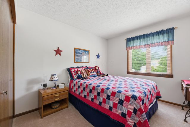 404 Knob Avenue, Reynoldsburg, OH 43068