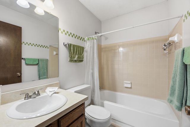 404 Knob Avenue, Reynoldsburg, OH 43068