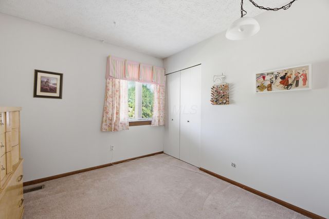 404 Knob Avenue, Reynoldsburg, OH 43068